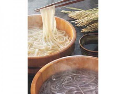 山田養蜂場、岡山県産米粉を使った「手延べうどん」を発売