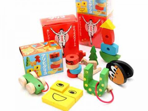 江崎グリコ、親と子の思い出育む木の玩具付き「グリコ」を発売
