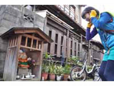 仏像ガールと一緒に、電動アシスト自転車に乗って京都のお地蔵さま探し