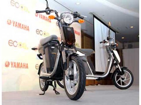 ヤマハ発、本格的に普及を目指し電動バイクの全国発売を開始