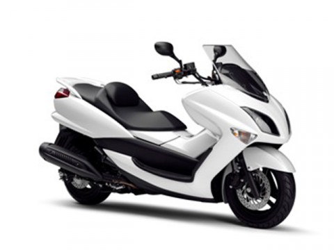 マジェスティ ＹＰ２５０、２０１２年モデル発売