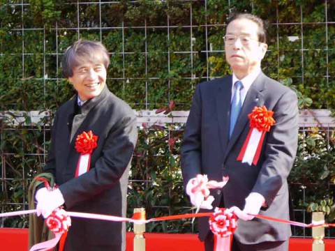 大阪を元気にする花と緑の新名所「希望の壁」