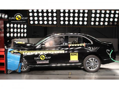 新型メルセデス・ベンツCクラス、Euro NCAPスキームで最良の「5つ星」格付獲得