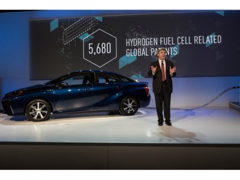 トヨタ、燃料電池車の特許を世界に無償開放すると発表