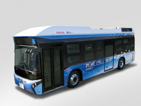 トヨタと日野、新燃料電池システムを搭載した路線バスを営業運行向けに提供