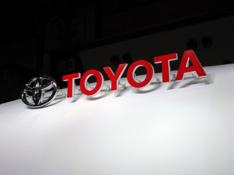 14年の自動車メーカーの他社牽制力ランキングトップはトヨタ