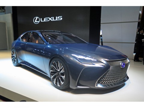 ハイブリッドの次の時代を見据えたレクサスが標榜する最上級車「LEXUS LF-FC」