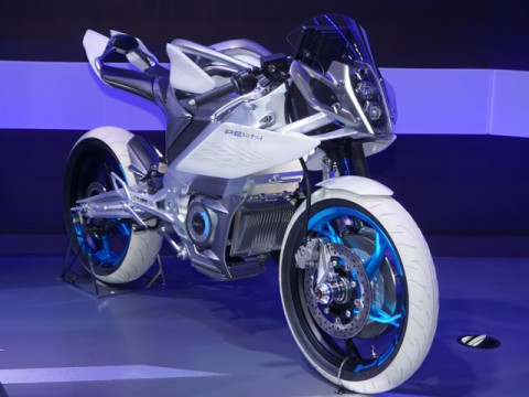 【東京モーターショー】2輪駆動のEVバイクをヤマハが世界初公開