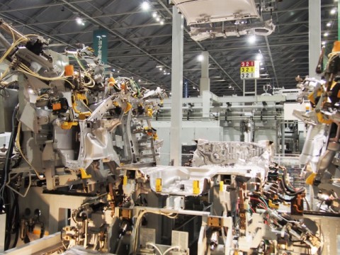 トヨタがCO2排出ゼロ「ハイブリッド工場」を世界へ
