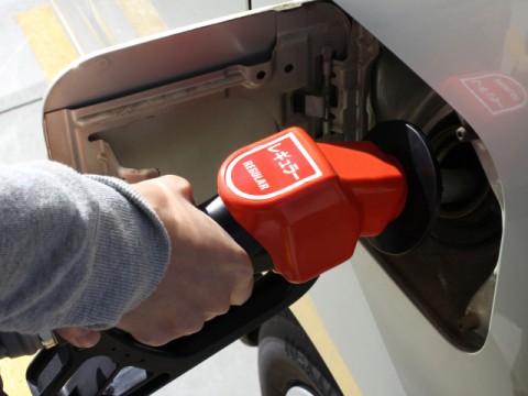 ガソリン続落　顧客争奪戦が激化…需要減少で厳しい状況