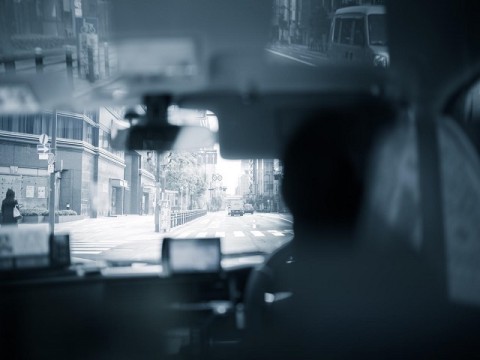 ロボットタクシーに市民が乗車へ　高齢化社会の光となるか？