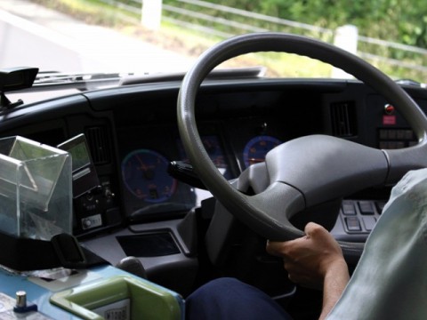 ウィラー・エクスプレス、眠気検知機器導入で高速バスによる事故防止
