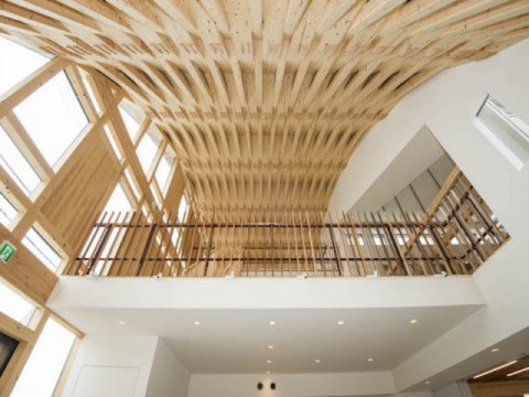 アキュラホームの独創的な中規模木造建築の技術が一般住宅でも展開が可能に