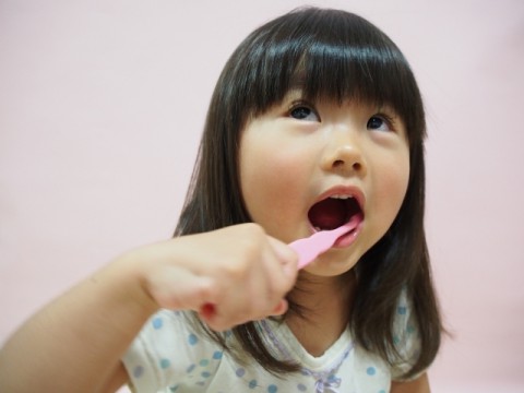 子どもの歯磨き中の喉突き事故に注意 6歳以下で多く発生