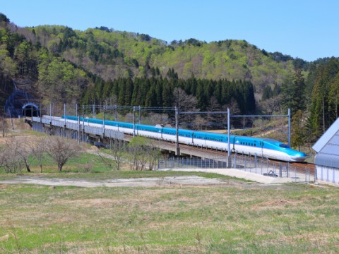 北海道新幹線開業でJR北海道が約100億円の赤字決算に
