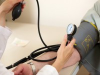 画・1万人の調査から判明した高血圧患者の実態 30代男女の3割以上か_「何もせす_」