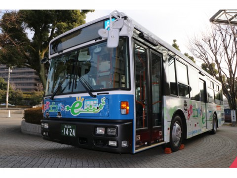 熊本の産学官共同プロジェクトで誕生したEVバスに、日産技術協力