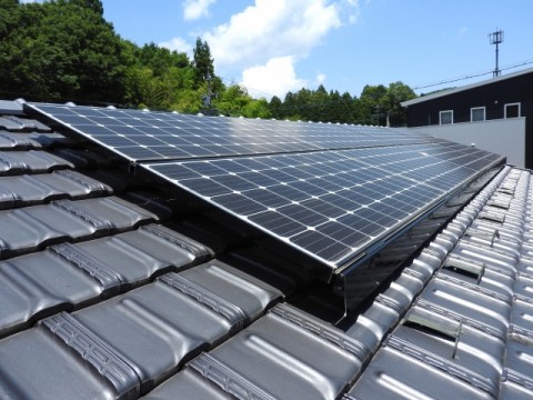 太陽光住宅、FIT終了で売電から自家消費用へ。毎年18万戸普及の見込み