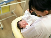 画・18歳の意識調査。「子供を持ちたい」79％、子供の数は「2～3人」で84％。