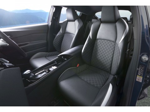 トヨタ、人気のコンパクトSUV「C-HR」に2種の特別仕様車を設定、販売開始