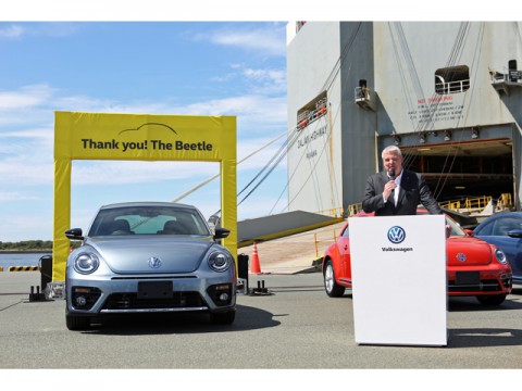 VW、９月25日最終ロットを乗せた船が到着、最後のThe Beetleが日本上陸