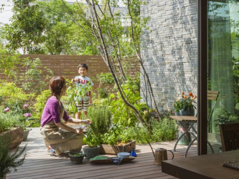 溜まったストレスは庭で解消？　住宅メーカーが提供する自宅で自然とふれあうサービス