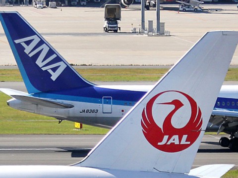空の旅客需要、改善の兆し。JAL、ANAともに4月の国内運航率6割台に回復