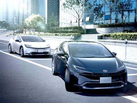 トヨタ、新型プリウスのHEVバージョンの発売開始　PHEVは今年春3月頃に発売予定