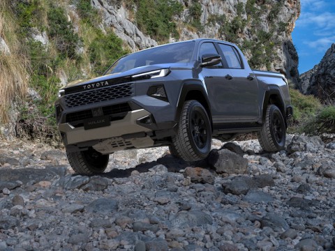 TOYOTA、新型ハイラックスのBEVモデル、タイで公開　日本仕様はディーセルエンジン搭載