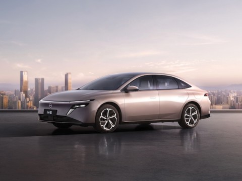 NISSAN、中国・東風日産が2リッター／100kmの好燃費プラグインハイブリッド・セダン「N6」発表