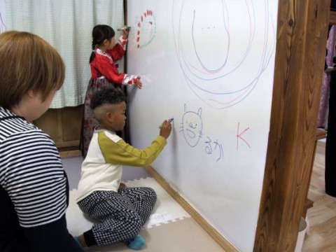 現代の日本で広がる“居場所”の灯り。こども食堂と企業支援がつくる地域の未来