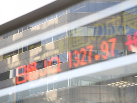 日銀植田総裁「見通し実現なら金利引き上げ」を堅持。市場は4月の追加利上げを警戒