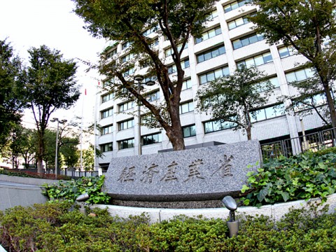 物流AI監視、取適法の境界線は？　経産省3月ガイドライン策定へ