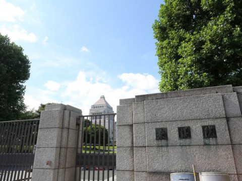 「社会保障 vs 防衛」二項対立の罠、高市政権が目指す「危機管理投資」による両立の成否