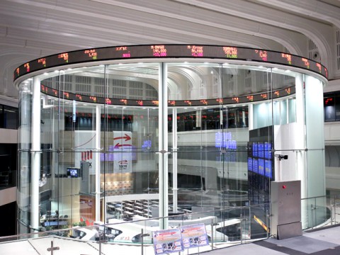 日経平均前引け、1198円高の5万4898円。米株高受け主力株中心に買い