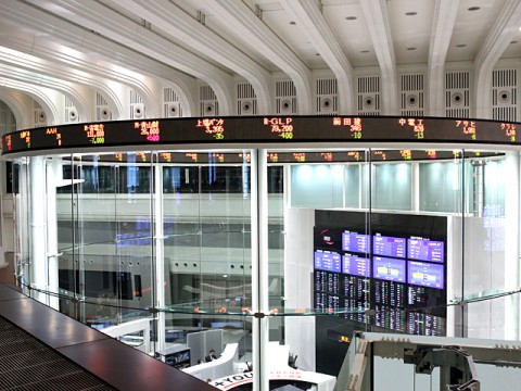 日経平均5.3万円攻防か　米株続落と原油110ドルで下押し圧力