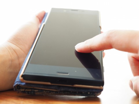 朝ニュースはスマホ中心　通勤中の「流し読み」が主流に