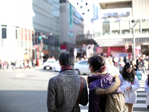 週末に財布がゆるむ心理的背景　“ご褒美消費”の罠と家計管理