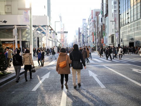 シワ改善も美白も。日焼け止め「美容液化」で変わる朝の時短ケアの新流儀