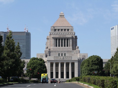 2026年度予算案が衆院可決。焦点は「減税パッケージ」の具体設計へ
