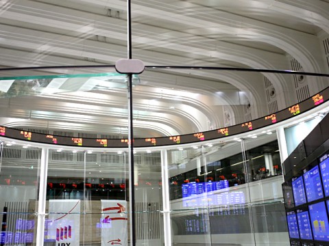 本日の日経平均寄り付き予測。米株3指数続伸を受け、節目となる5万3000円台の維持・上抜けが焦点