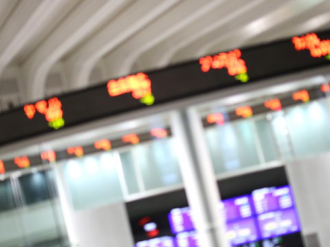 日経平均、大引けは413円安　利益確定売り優勢で方向感欠く