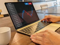 画・「円安倒産」増加。原価急騰でも転嫁困難、中小企業の収益・資金繰りを圧迫。