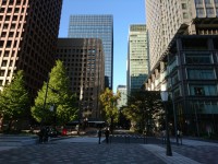 画・2021年度賃上げ、3社に2社で実施。製造業は大・中小とも7割超。ベア実施は3割未満。