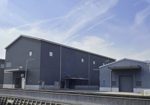 白鶴酒造の新工場に見る「受託充填」を加味した経済的合理性。紙パック製品の内製化と稼働率確保の両立