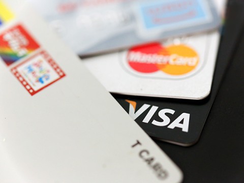 キャッシュレスの代償　小売の手数料負担4割増