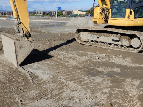 建設現場はなぜ遠隔化するのか　NTT実証が示す「1人施工」の現実