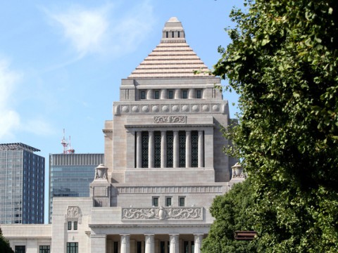 財務省が説明する予算の中身　「持続性」と「成長」のバランスをどう読むか