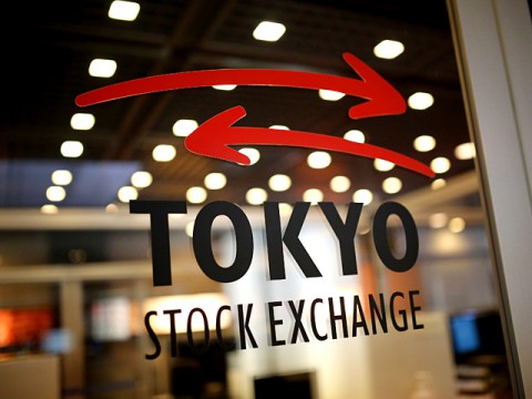 日経平均、前場2100円超高　AI・半導体株主導で6万1000円台回復