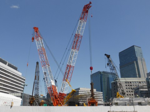 “建て替え前提”が崩れ始めた　自治体を襲う建設費ショック
